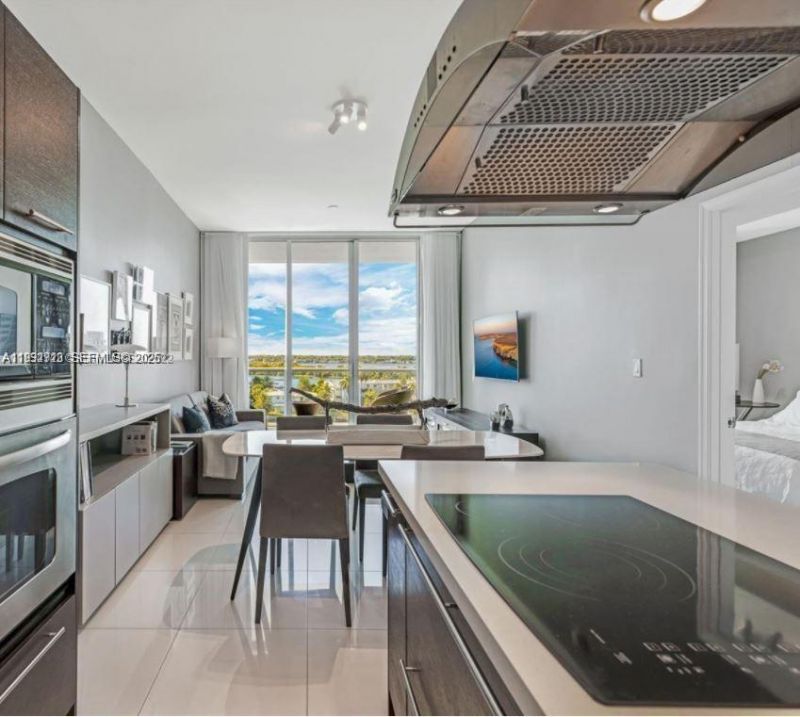 7930 East Dr, Unit 707, North Bay Village, FL 33141 Photo