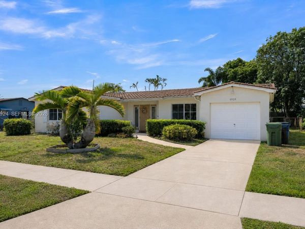 6924 NW 8th Ct, Margate, FL 33063