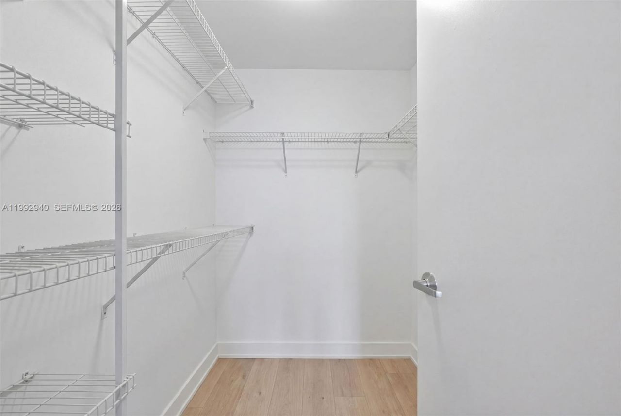 1050 Brickell Ave , Unit 2510, Miami, FL 33131 Photo