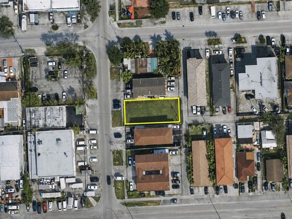 2657 W 2nd Ave , Hialeah, FL 33010