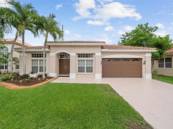 1154 NW 183rd Ter, Pembroke Pines, FL 33029