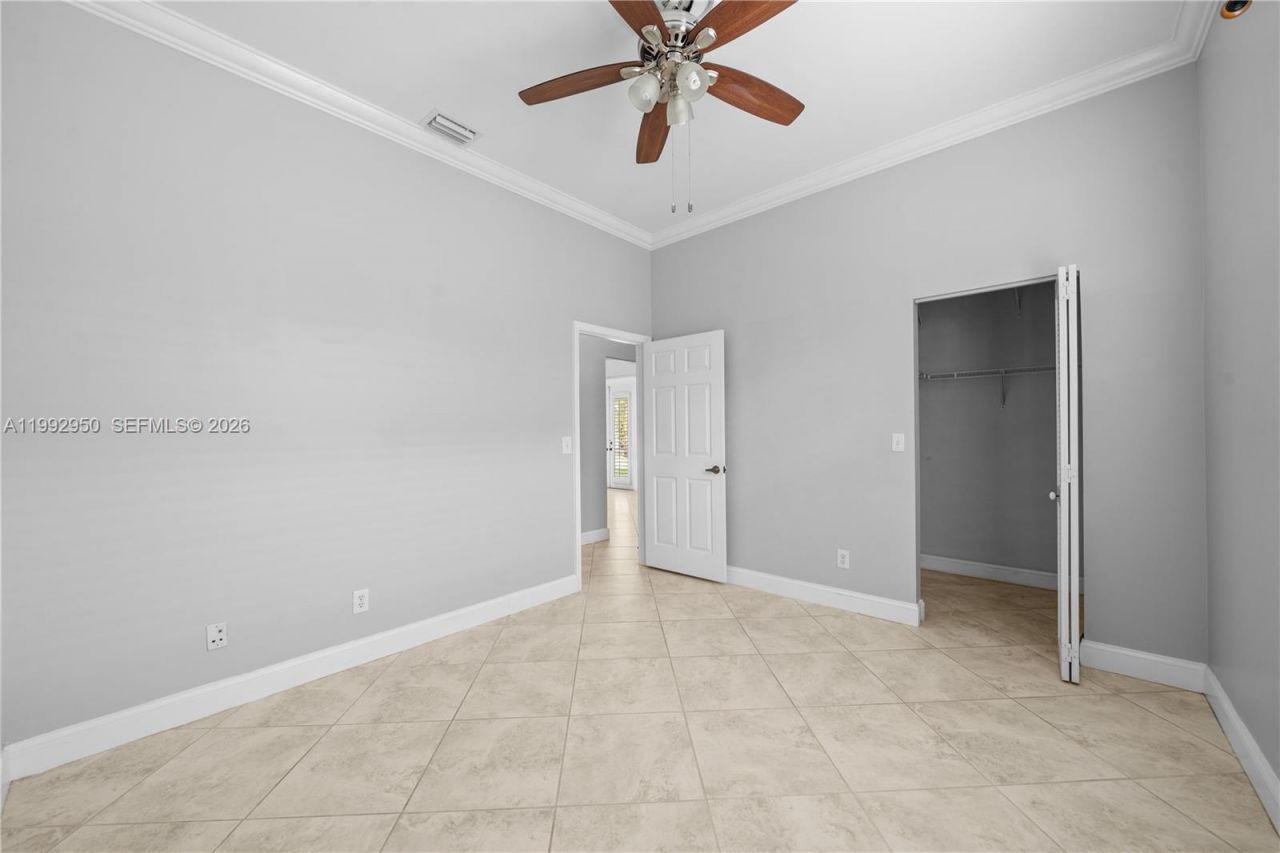 1154 NW 183rd Ter, Pembroke Pines, FL 33029 Photo