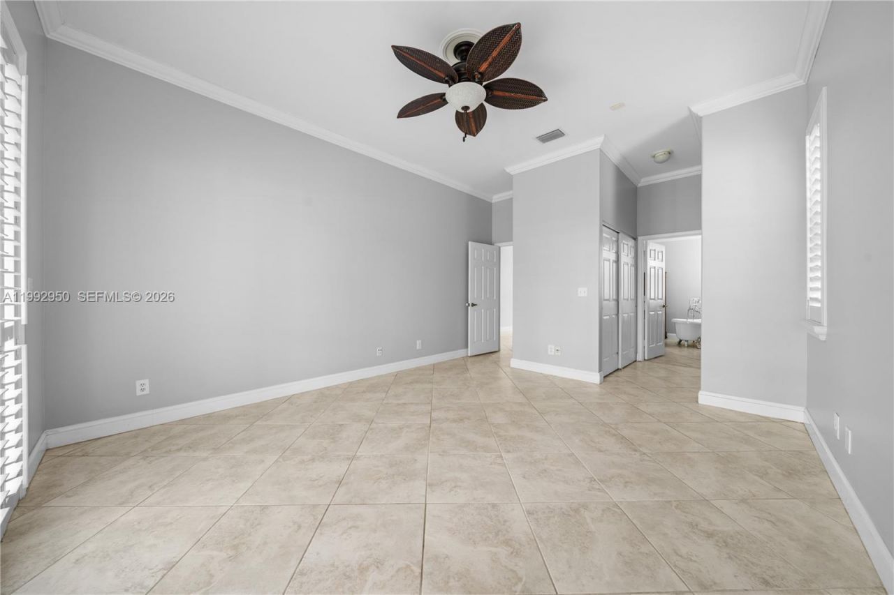 1154 NW 183rd Ter, Pembroke Pines, FL 33029 Photo