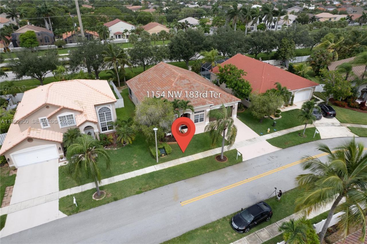 1154 NW 183rd Ter, Pembroke Pines, FL 33029 Photo