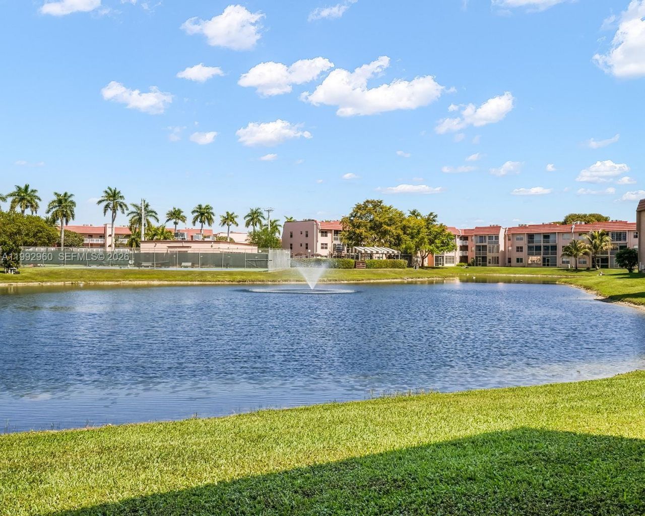 9580 Sunrise Lakes Blvd , Unit 205, Sunrise, FL 33322 Photo