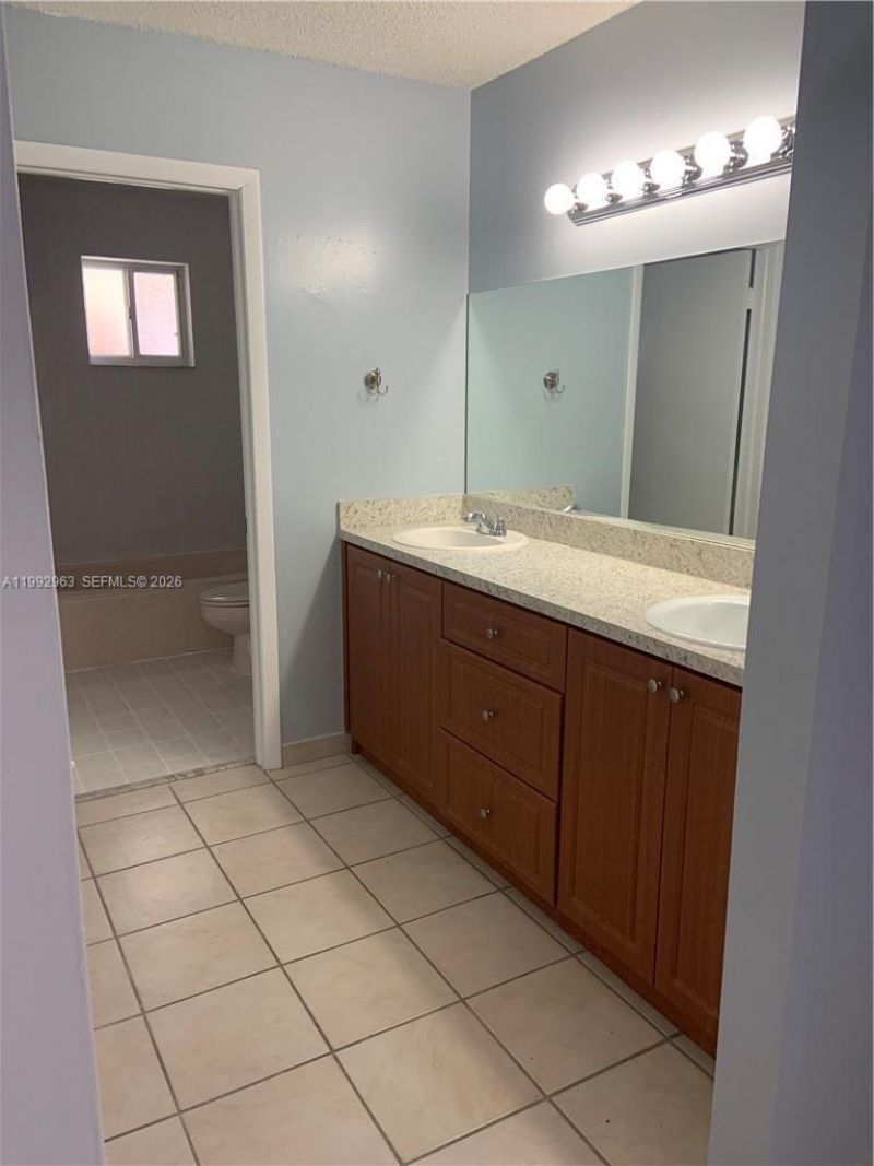 12352 NW 98th Ave , Hialeah Gardens, FL 33018 Photo