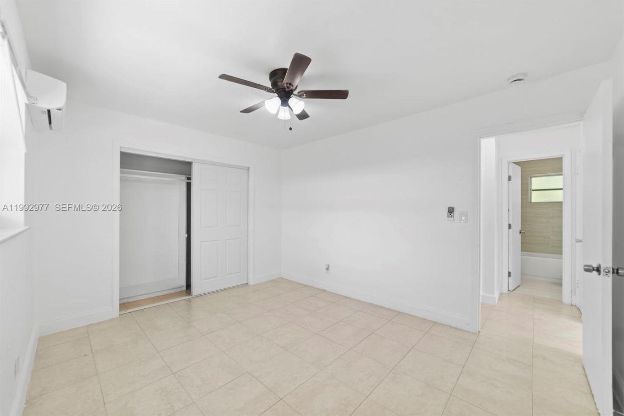 2457 NE 183rd St , Unit 2457, North Miami Beach, FL 33160 Photo