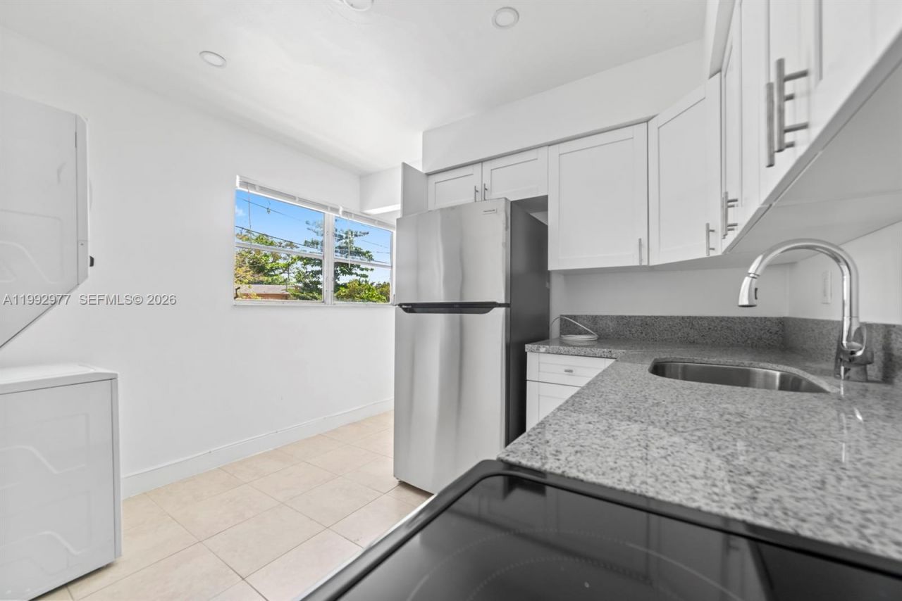 2457 NE 183rd St , Unit 2457, North Miami Beach, FL 33160 Photo