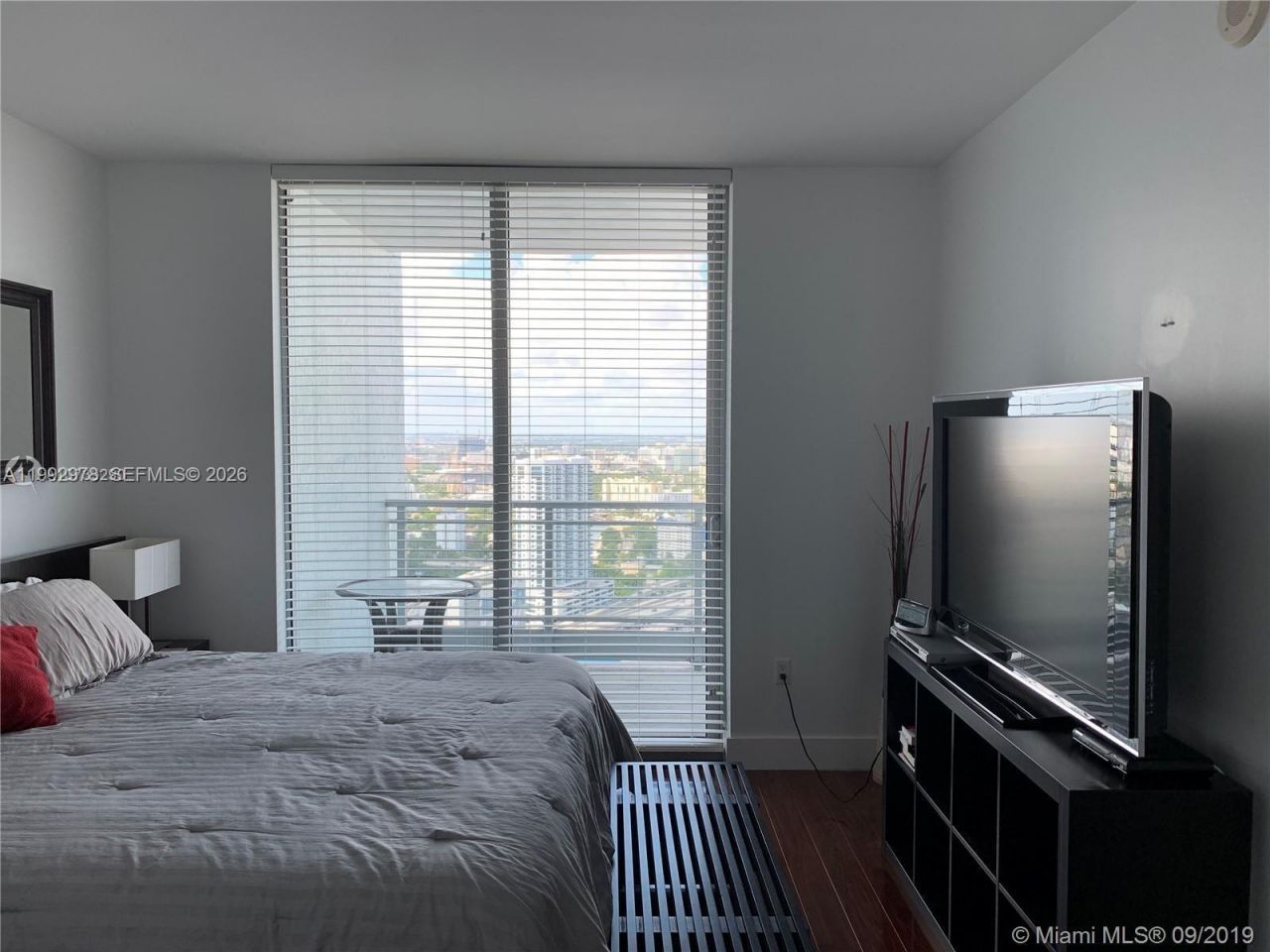 90 SW 3rd St, Unit 4008, Miami, FL 33130 Photo