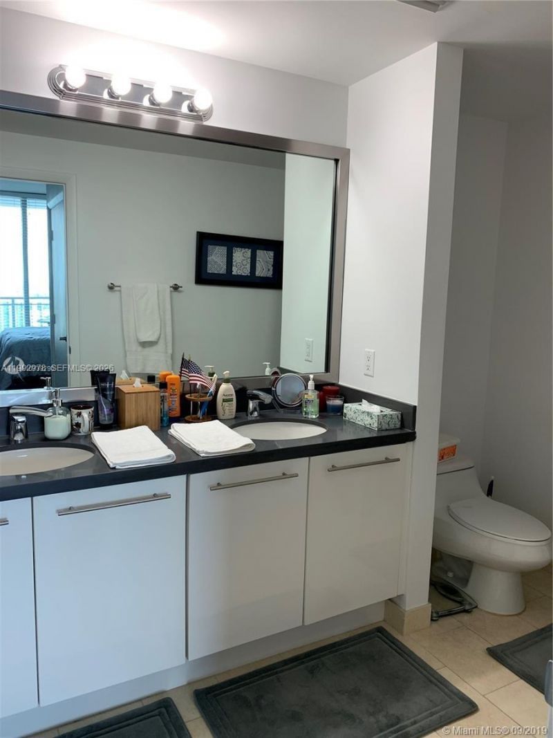 90 SW 3rd St, Unit 4008, Miami, FL 33130 Photo