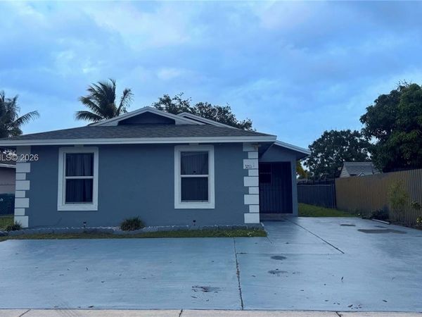3211 NW 191st St , Miami Gardens, FL 33056