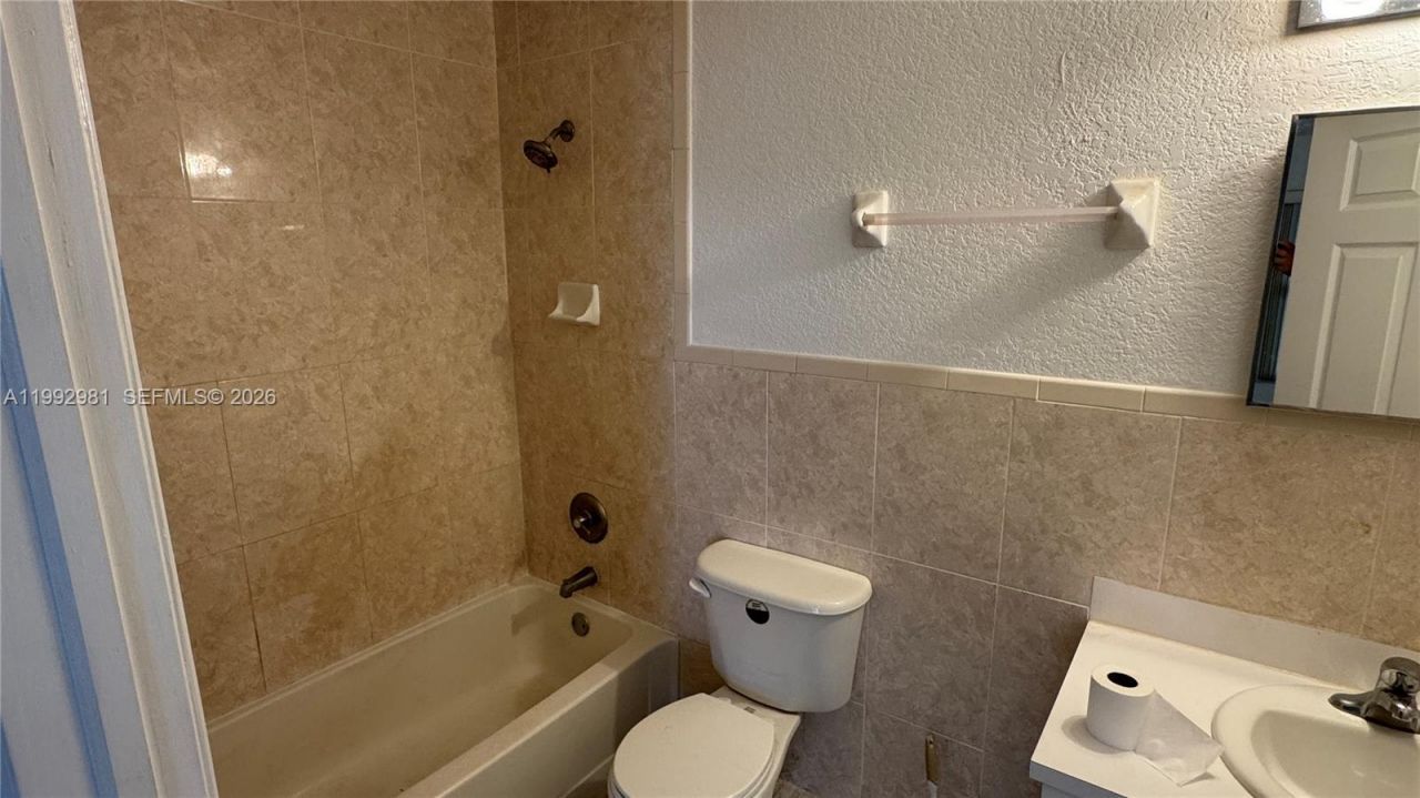 3211 NW 191st St , Miami Gardens, FL 33056 Photo