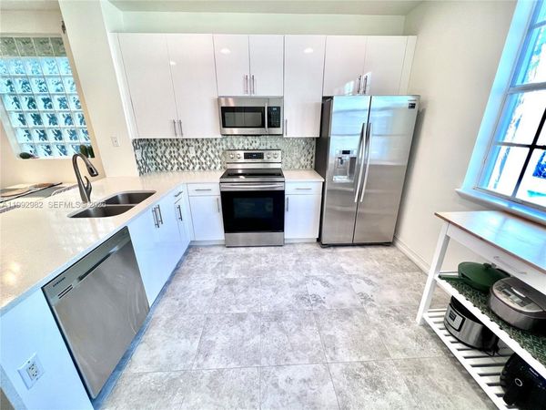 450 NE 2nd Ave , Unit 5, Fort Lauderdale, FL 33301