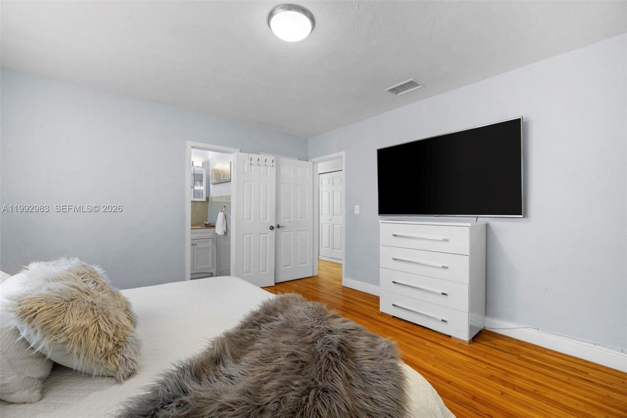 8631 SW 16th Ter , Miami, FL 33155 Photo