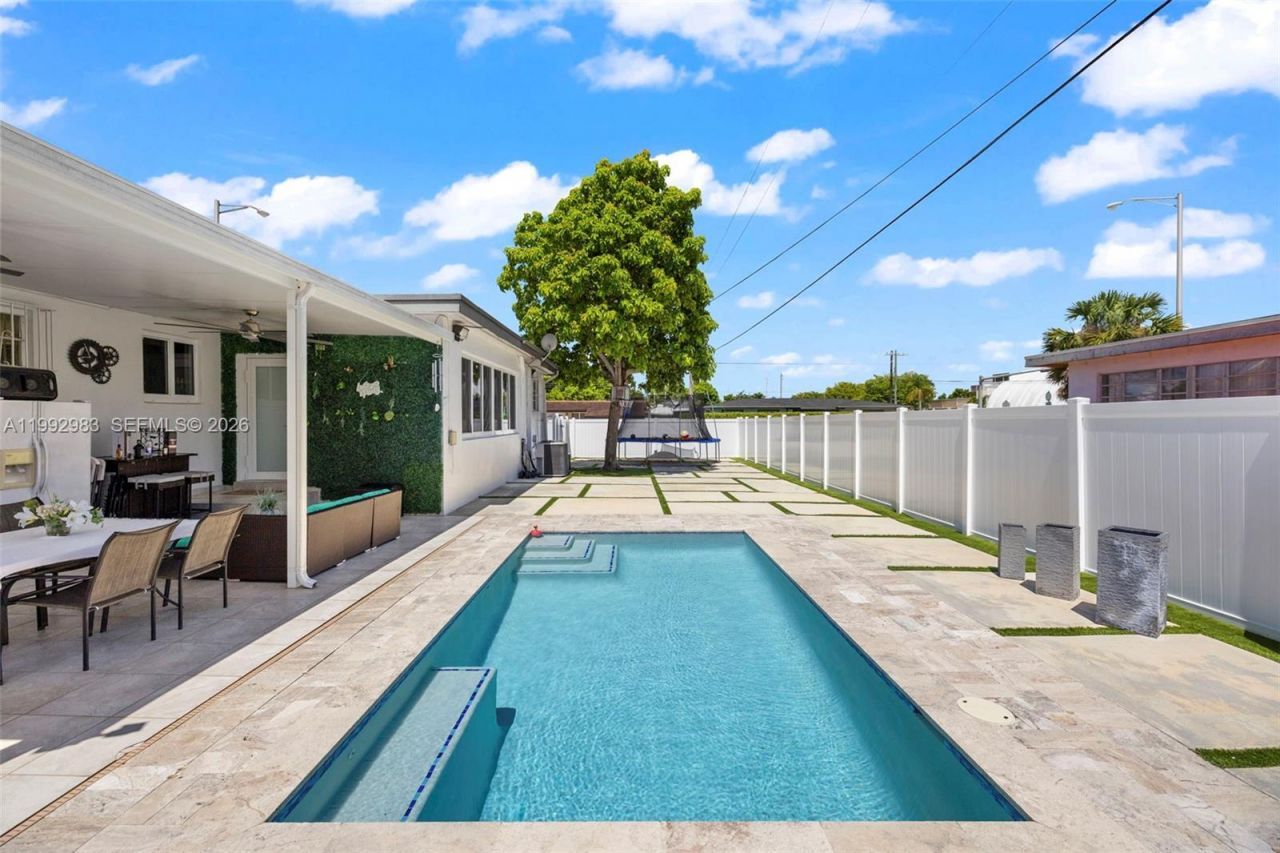 8631 SW 16th Ter , Miami, FL 33155 Photo