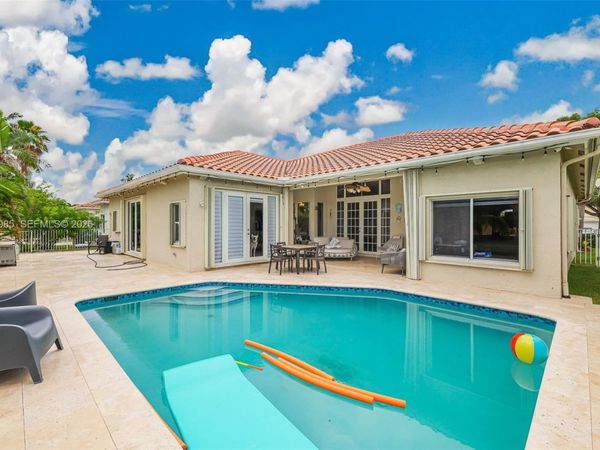 16418 NW 14th St , Pembroke Pines, FL 33028