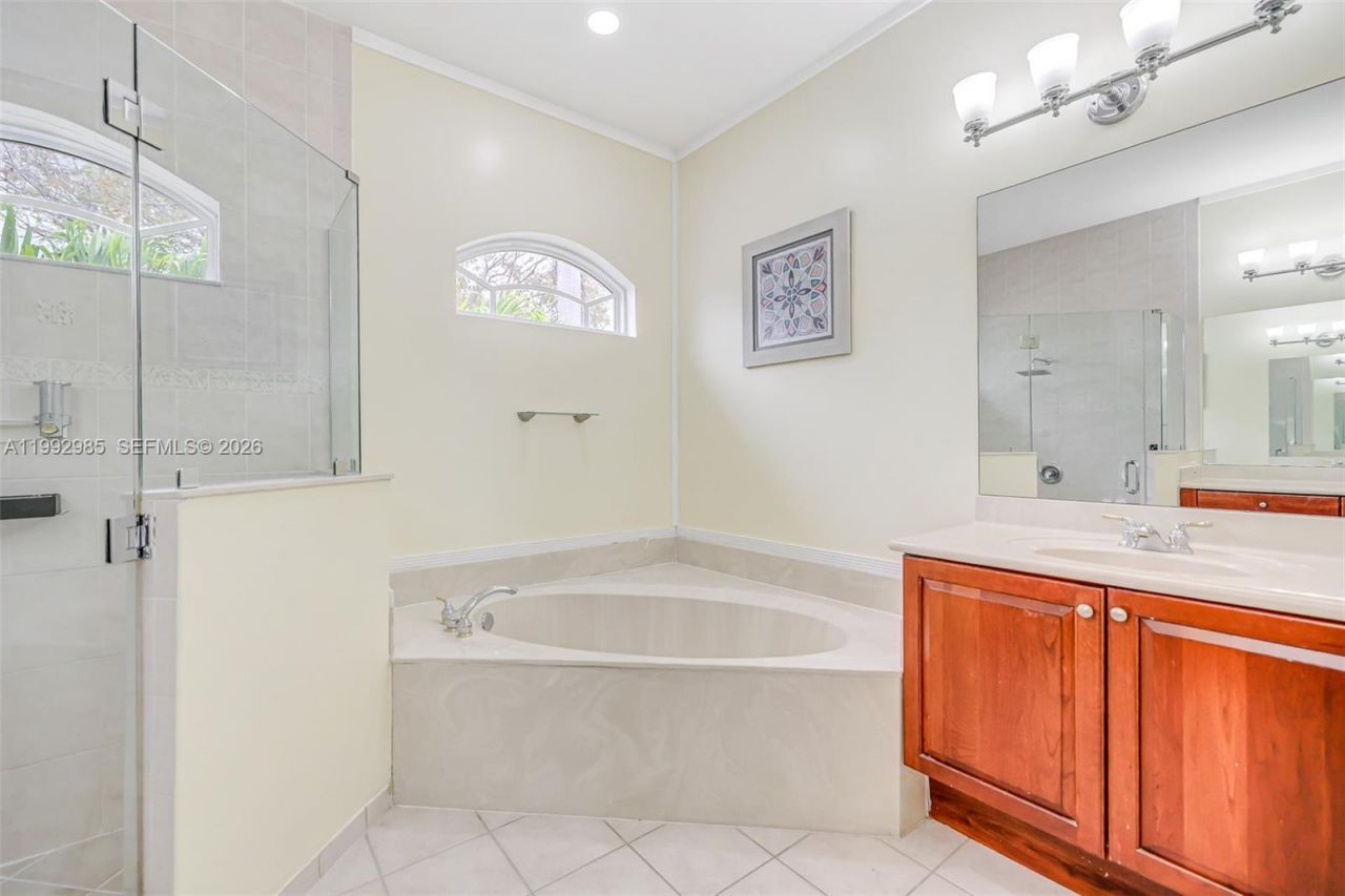 16418 NW 14th St, Pembroke Pines, FL 33028 Photo