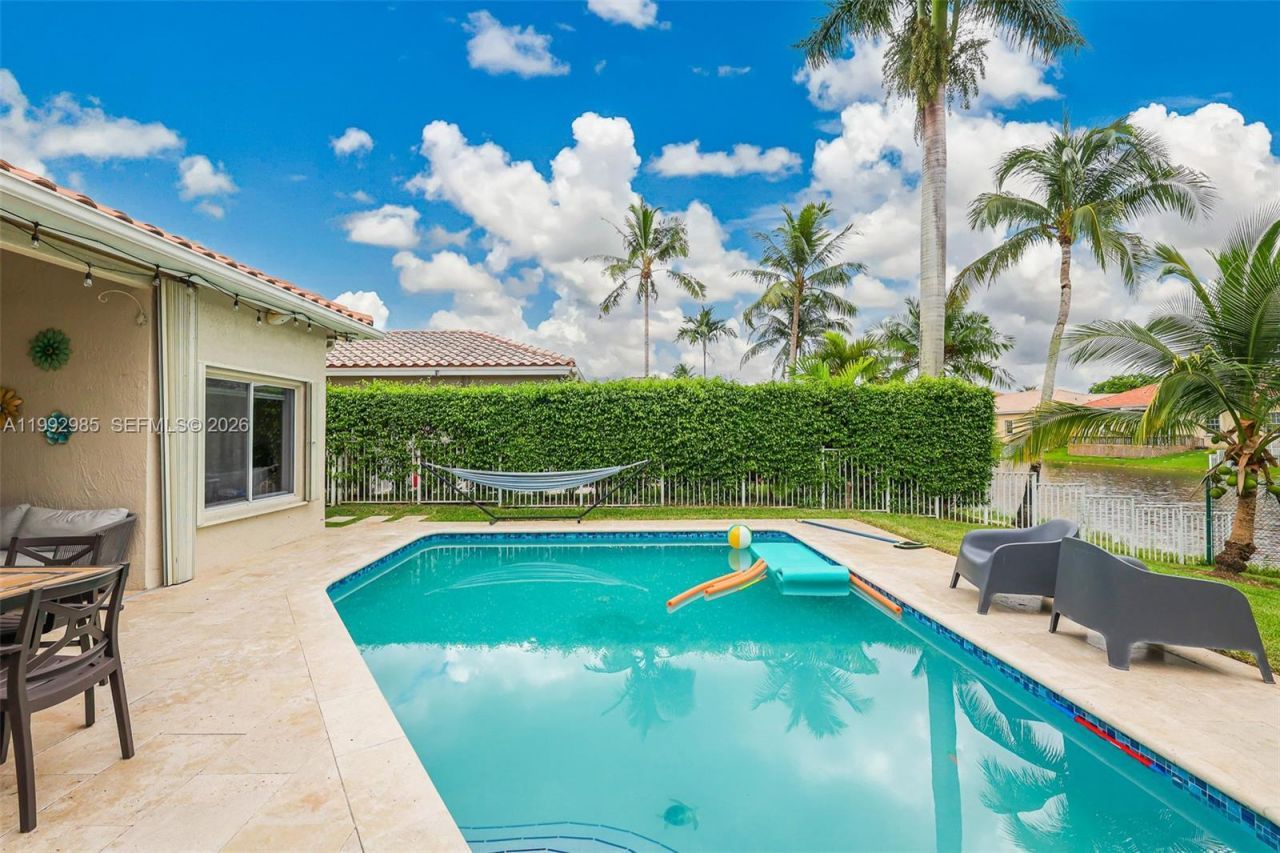 16418 NW 14th St , Pembroke Pines, FL 33028 Photo