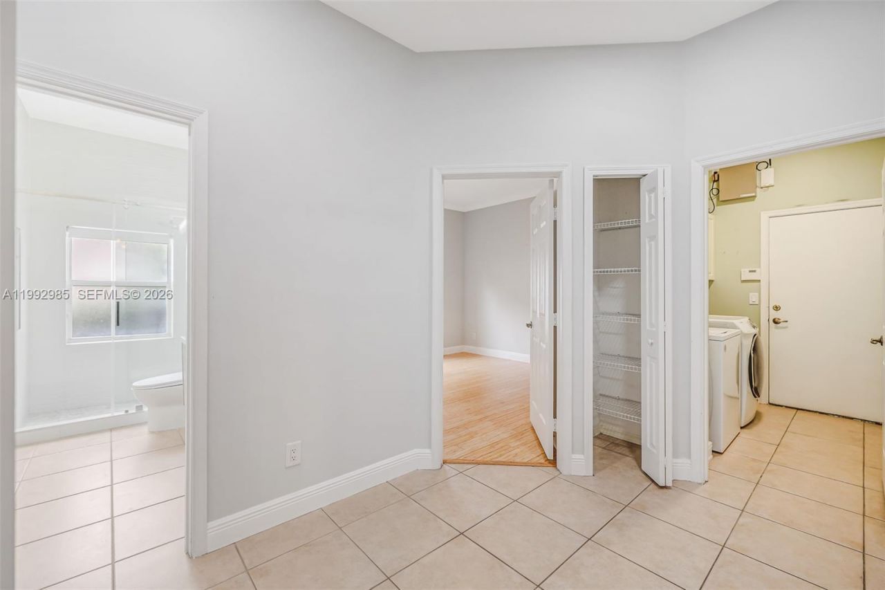 16418 NW 14th St, Pembroke Pines, FL 33028 Photo