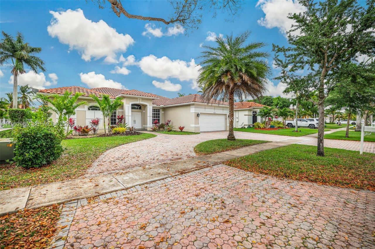 16418 NW 14th St, Pembroke Pines, FL 33028 Photo