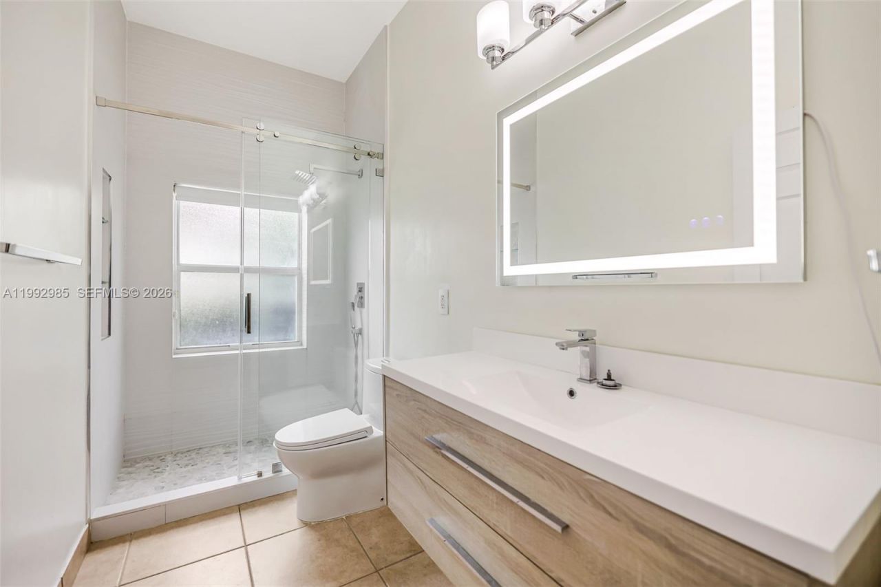 16418 NW 14th St, Pembroke Pines, FL 33028 Photo