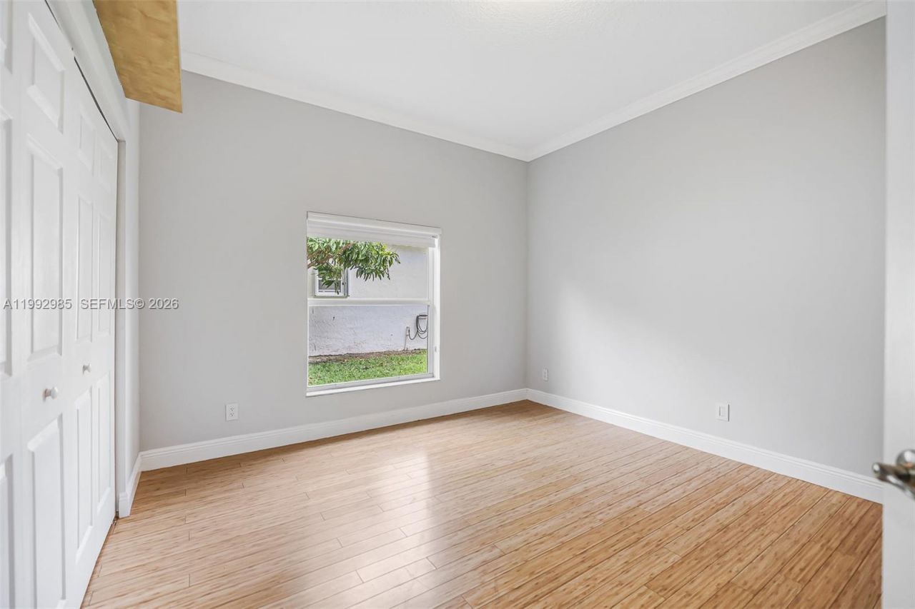 16418 NW 14th St, Pembroke Pines, FL 33028 Photo