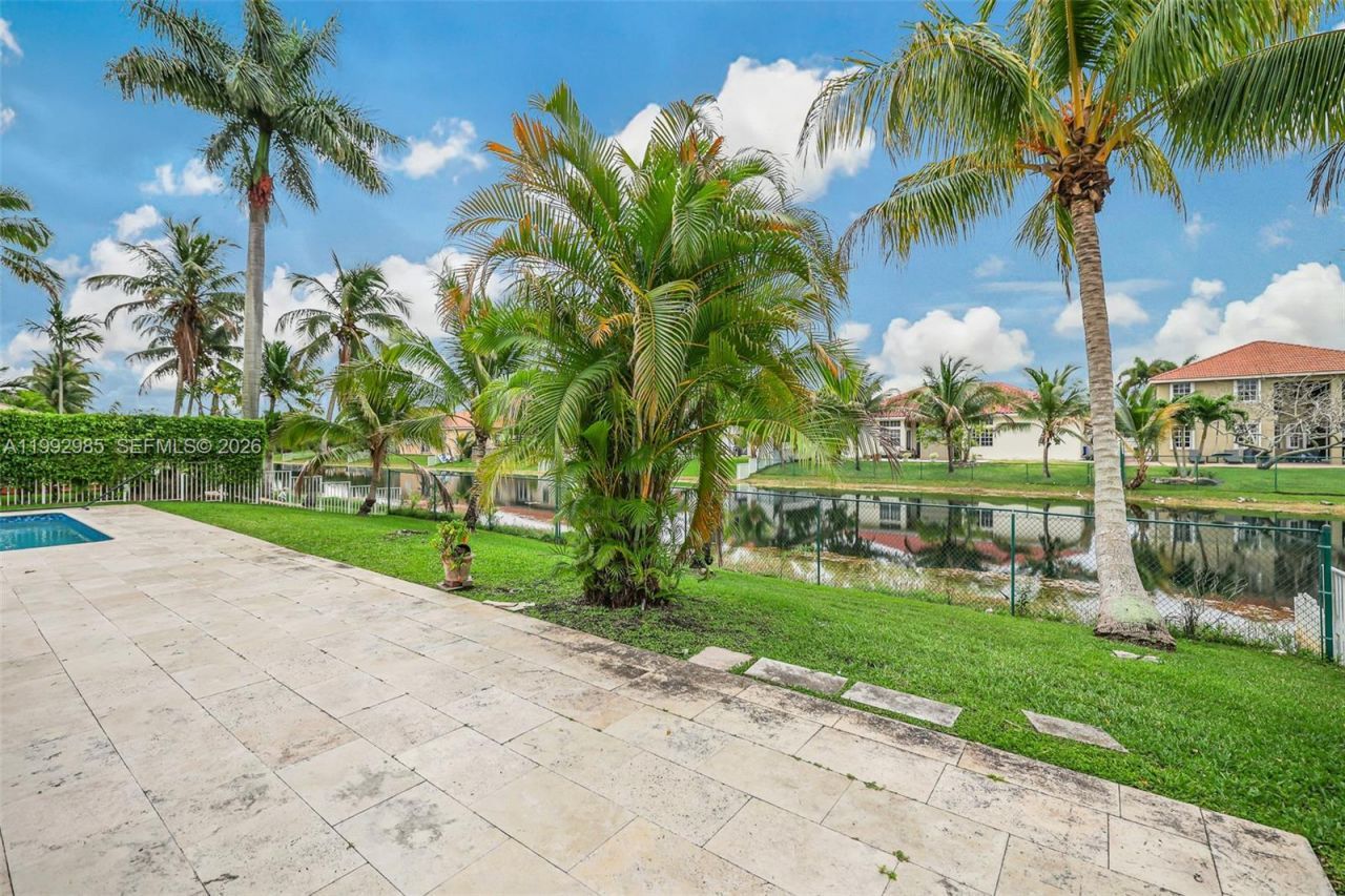 16418 NW 14th St, Pembroke Pines, FL 33028 Photo
