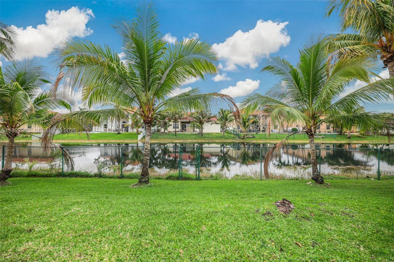 16418 NW 14th St, Pembroke Pines, FL 33028 Photo
