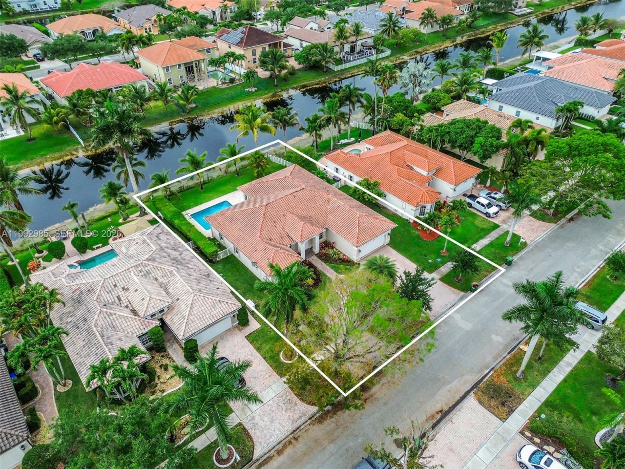 16418 NW 14th St, Pembroke Pines, FL 33028 Photo