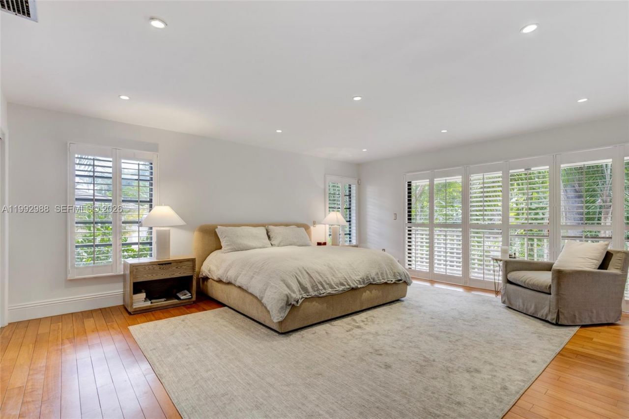 8118 Los Pinos Blvd, Coral Gables, FL 33143 Photo