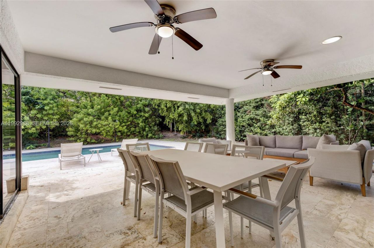 8118 Los Pinos Blvd, Coral Gables, FL 33143 Photo