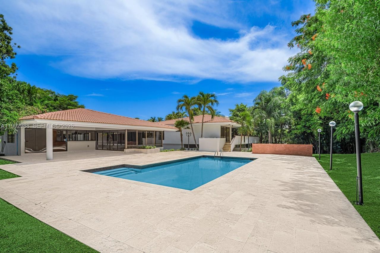 8118 Los Pinos Blvd, Coral Gables, FL 33143 Photo