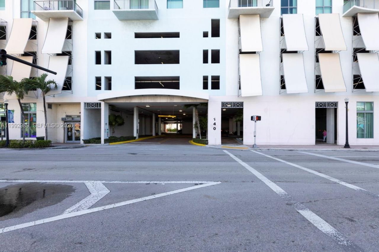 140 S Dixie Hwy , Unit 403, Hollywood, FL 33020 Photo