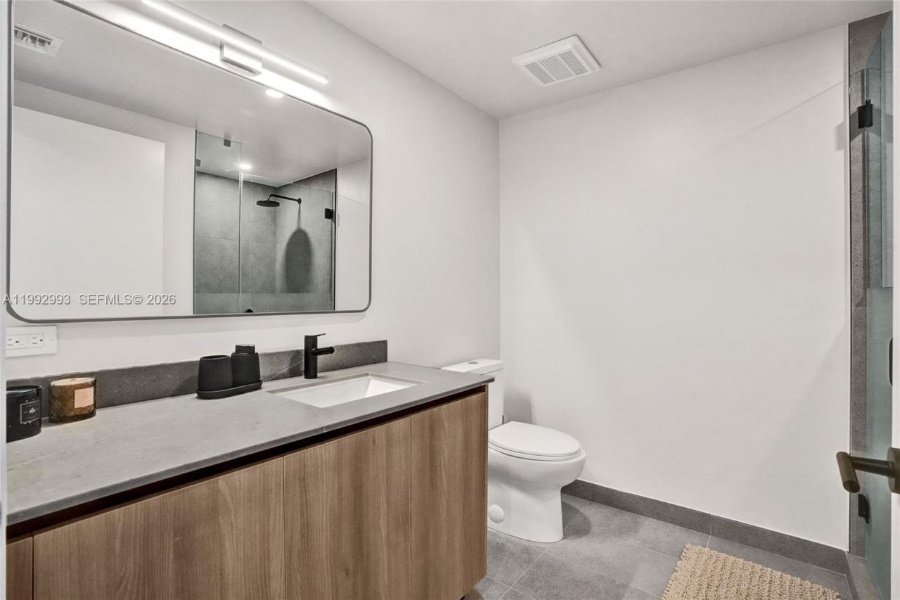 121 NE 5 , Unit 1404, Miami, FL 33132 Photo