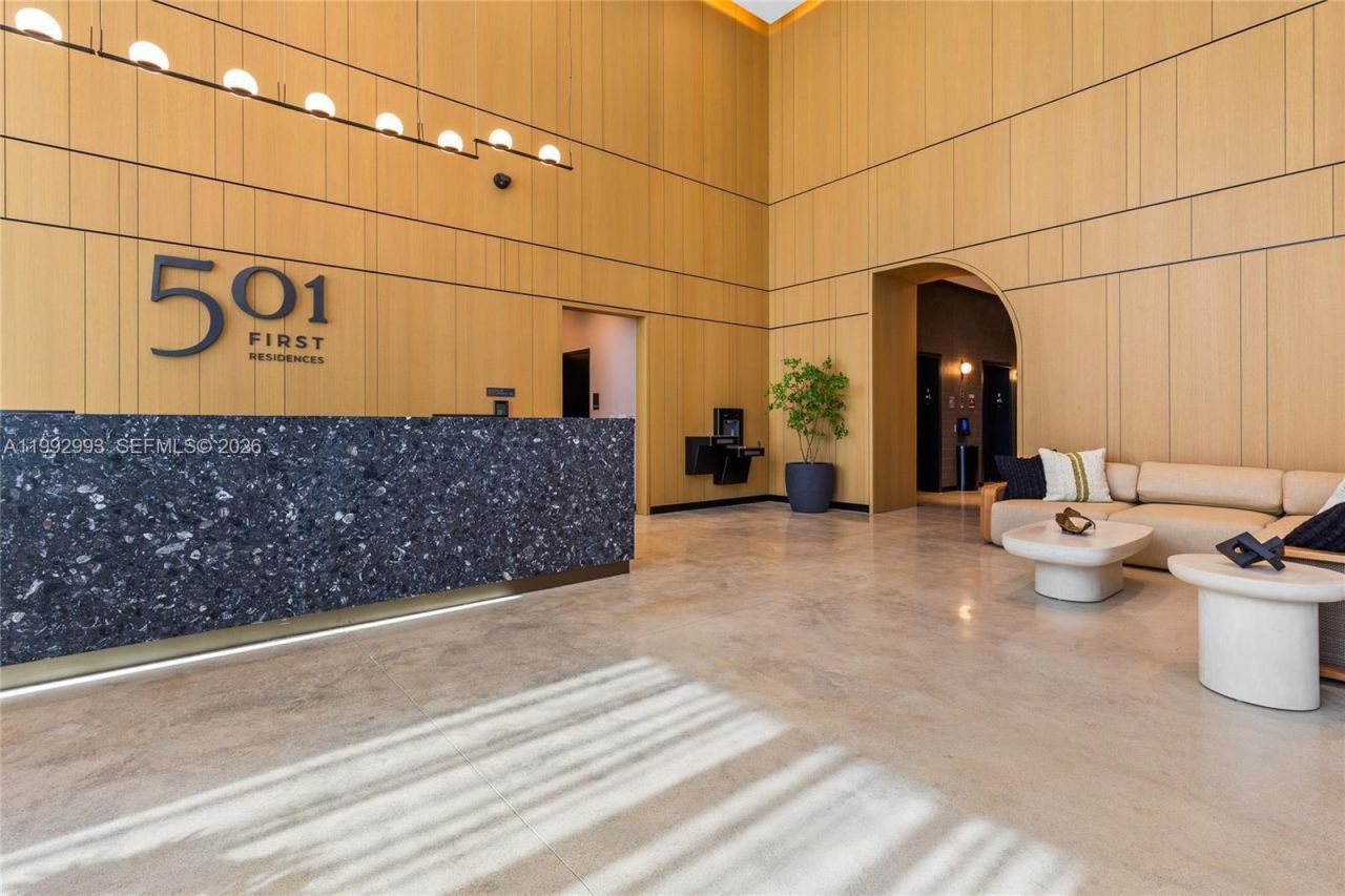 121 NE 5 , Unit 1404, Miami, FL 33132 Photo