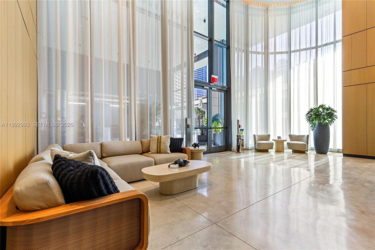 121 NE 5 , Unit 1404, Miami, FL 33132 Photo