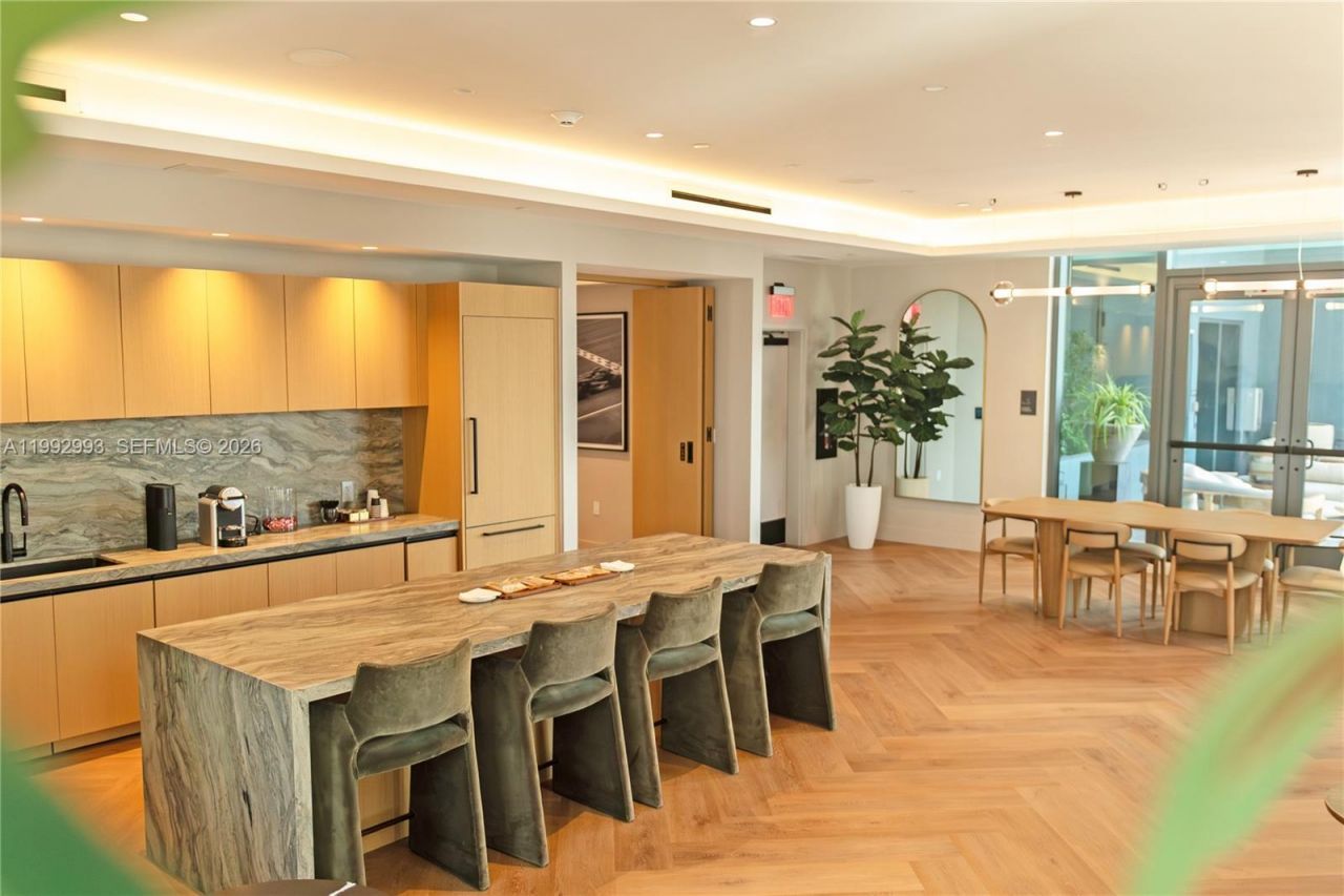 121 NE 5 , Unit 1404, Miami, FL 33132 Photo