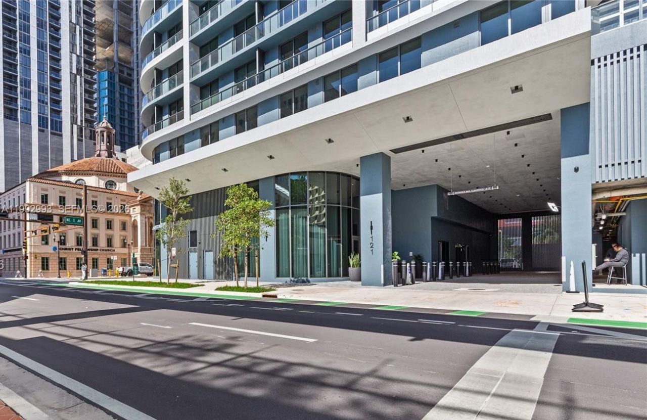 121 NE 5 , Unit 1404, Miami, FL 33132 Photo