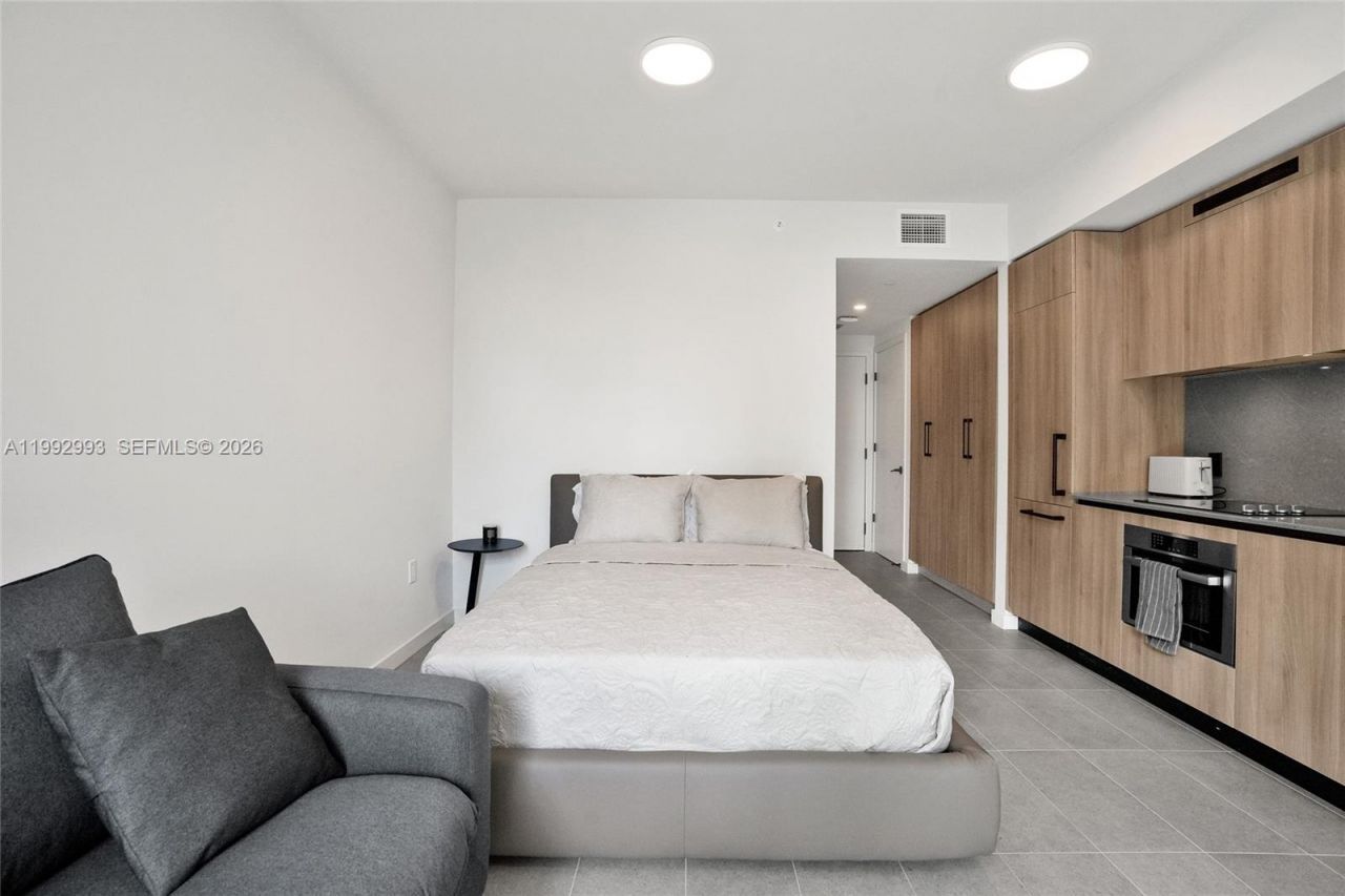 121 NE 5 , Unit 1404, Miami, FL 33132 Photo