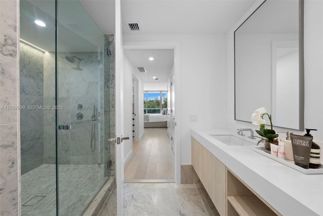 9201 E Bay Harbor Drive, Unit 302, Bay Harbor Islands, FL 33154 Photo