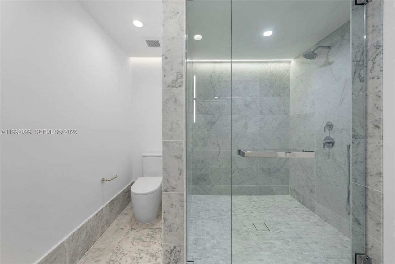 9201 E Bay Harbor Drive, Unit 302, Bay Harbor Islands, FL 33154 Photo