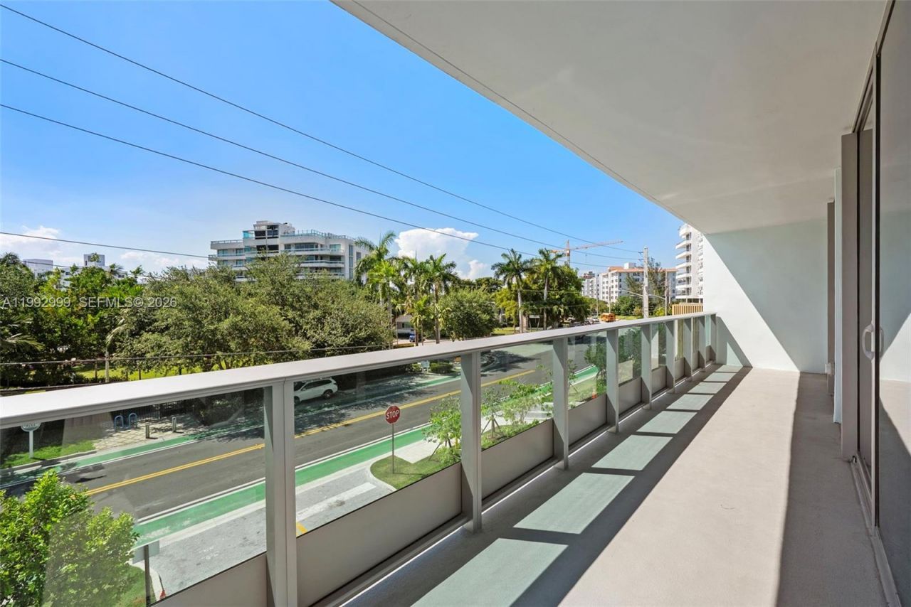 9201 E Bay Harbor Drive, Unit 302, Bay Harbor Islands, FL 33154 Photo