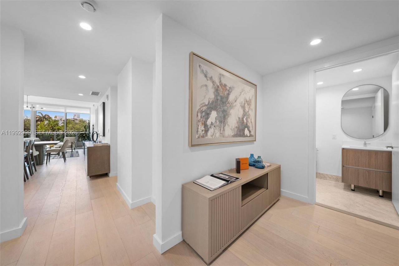 9201 E Bay Harbor Drive, Unit 302, Bay Harbor Islands, FL 33154 Photo