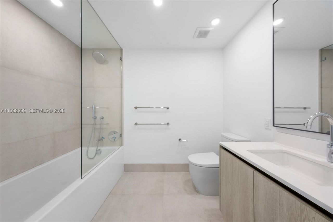 9201 E Bay Harbor Drive, Unit 302, Bay Harbor Islands, FL 33154 Photo