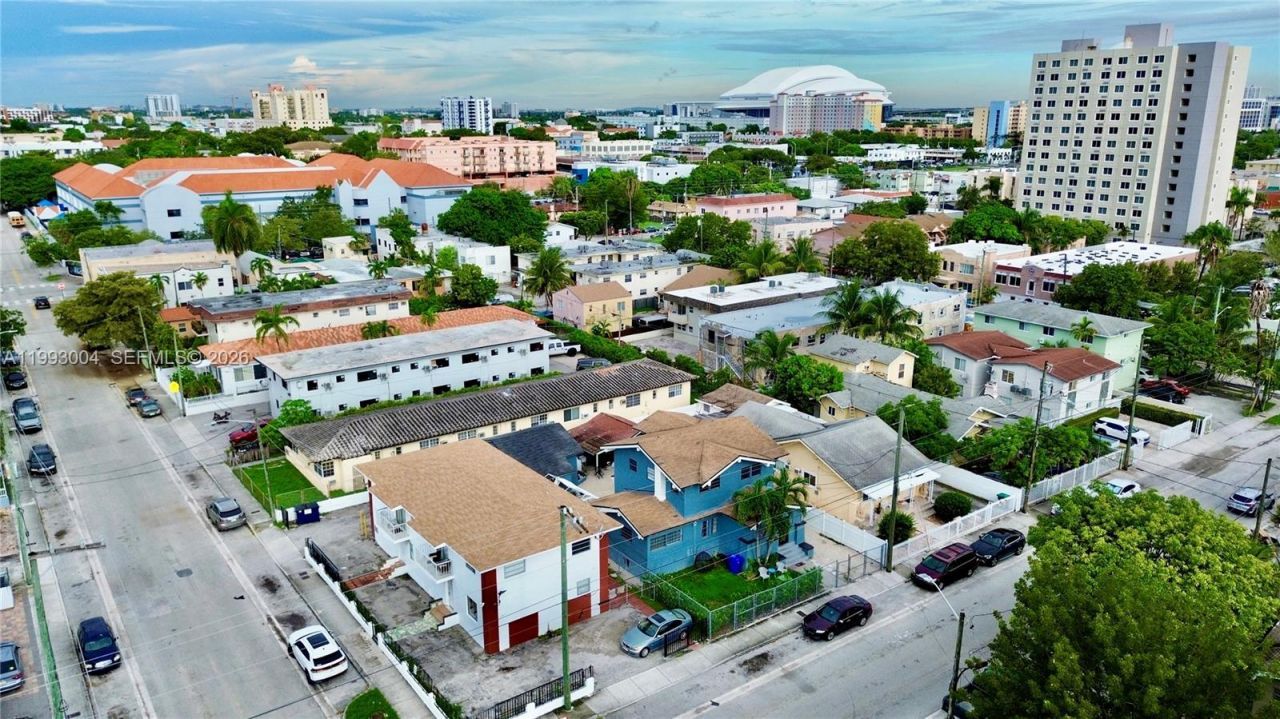 236 SW 10th Ave, Unit B, Miami, FL 33130 Photo
