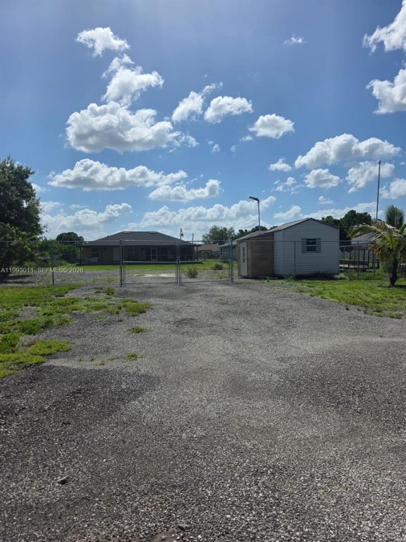 1816 Tomaso Ave , Lehigh Acres, FL 33972 Photo
