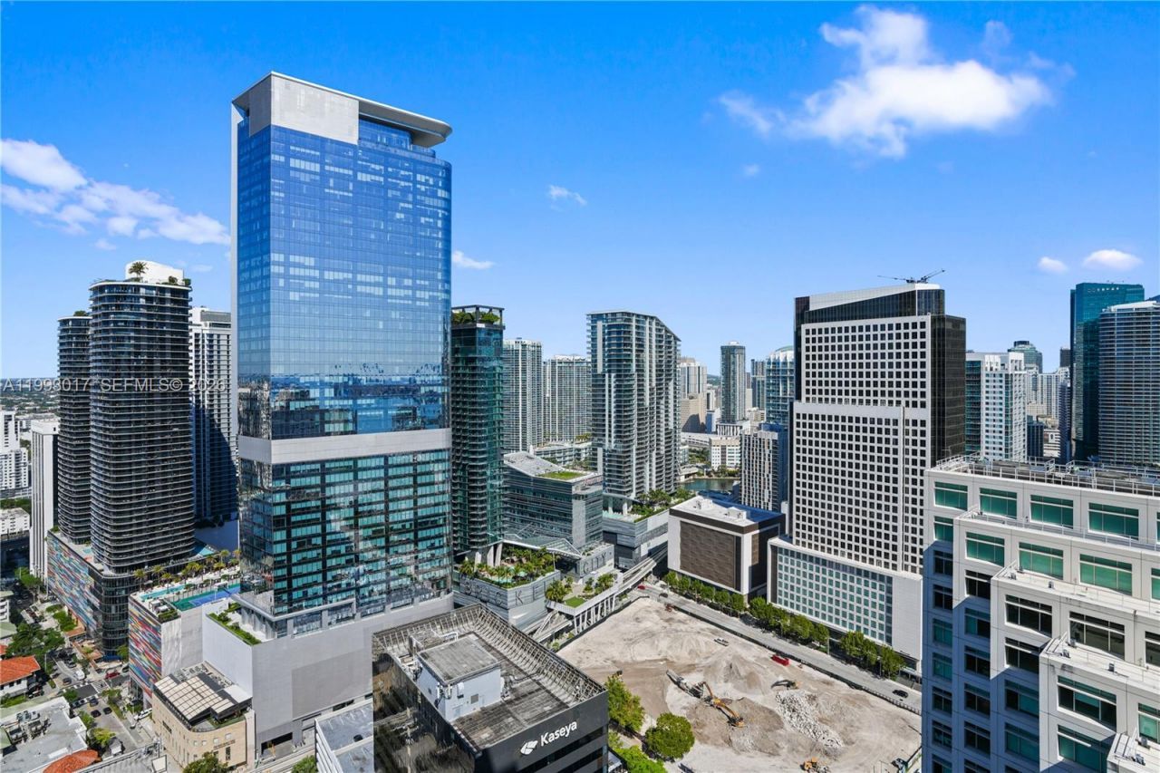 950 Brickell Bay Dr, Unit 4101, Miami, FL 33131 Photo