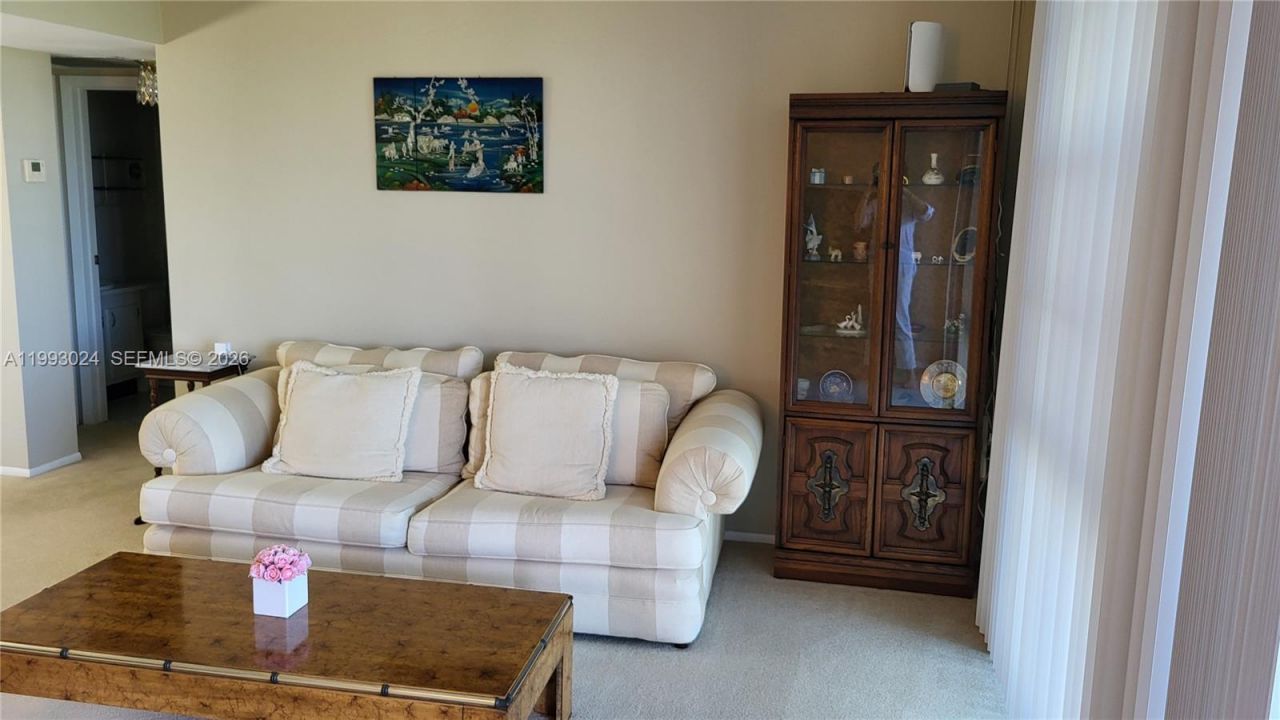 3401 N Country Club Dr , Unit 402, Aventura, FL 33180 Photo