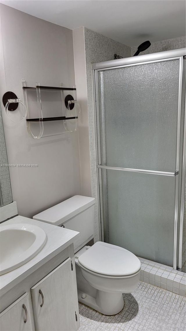 3401 N Country Club Dr , Unit 402, Aventura, FL 33180 Photo