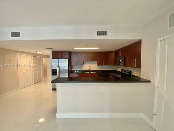 170 SE 14th St , Unit 2208, Miami, FL 33131
